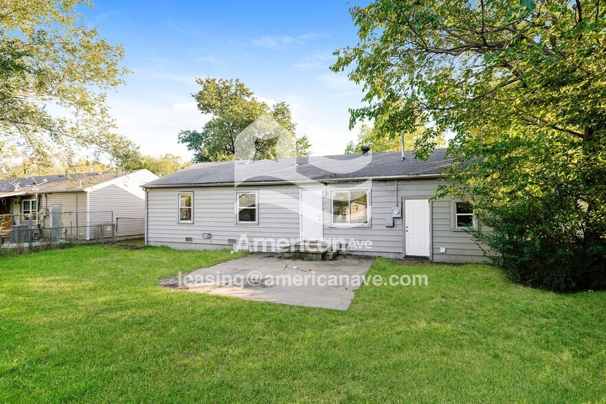 Building Photo - 3123 E Xyler St