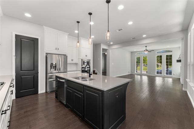 Building Photo - 1565 Amesbury Way