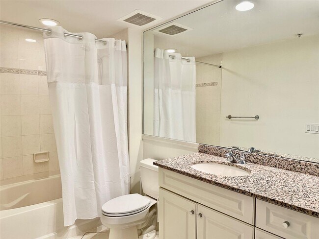 Building Photo - 347 N New River Dr E