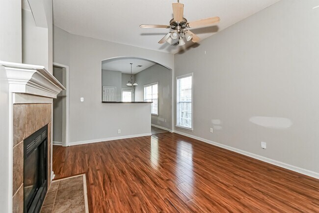 Building Photo - 6967 Parkbrook Ln