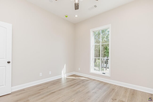 Building Photo - 1013 Northside Dr