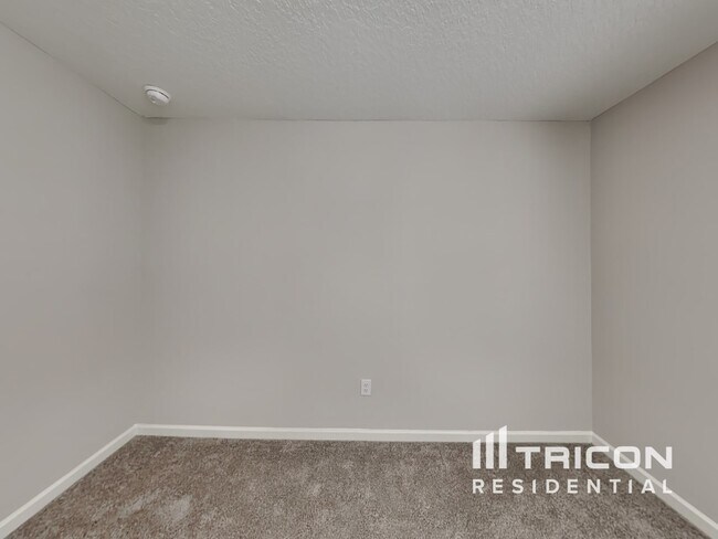 Building Photo - 10260 Old Dixie Hwy