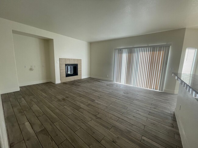 Building Photo - Victorville- Tanamera Home-  4 Bedrooms, 3...