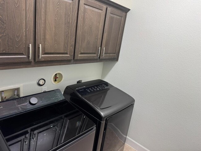 Building Photo - 13704 Camp Comfort Ln