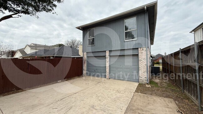 Building Photo - 804 Squire Ct