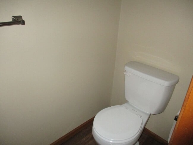 Building Photo - New Listing!!! 2 Bedroom Townhouse in Albion!!!