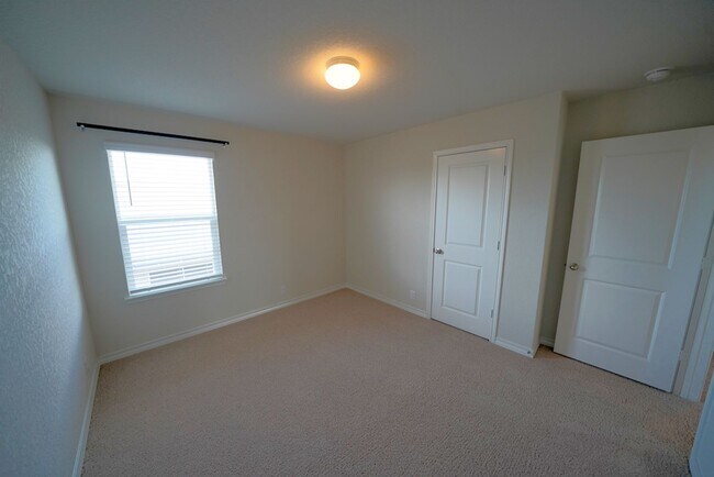 Building Photo - Like New Home in Red River Ranch (Cibolo) - Realtor Commission: $500