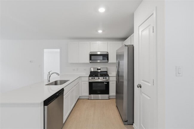 Building Photo - 596 Sormonne Lp