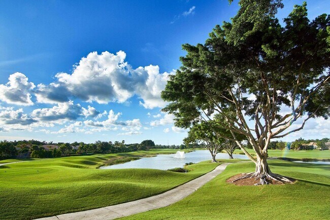 Building Photo - 8988 Lakes Blvd