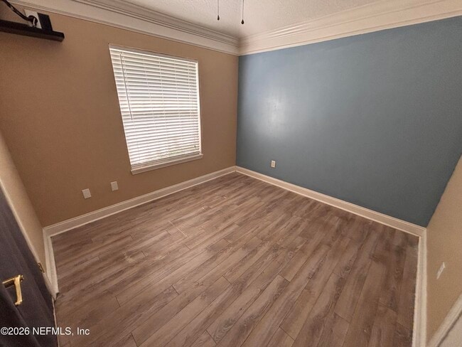 Building Photo - 14160 Fish Eagle Dr W