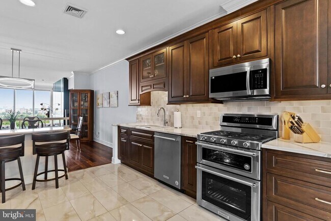 Building Photo - 543 Bridgeview Dr