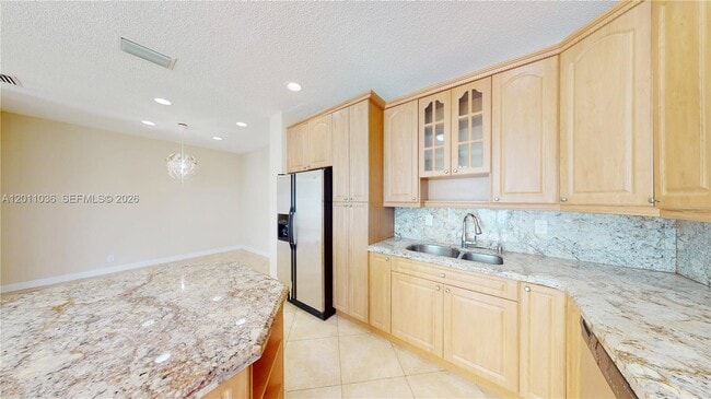 Building Photo - 897 Briar Ridge Rd
