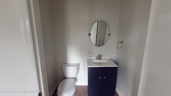 Building Photo - 160 Mansion St