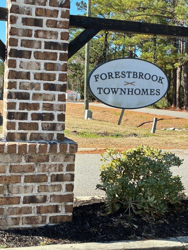 Building Photo - FORMER MODEL townhome at Villa Grande community