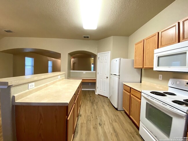 Building Photo - 12647 Point Summit