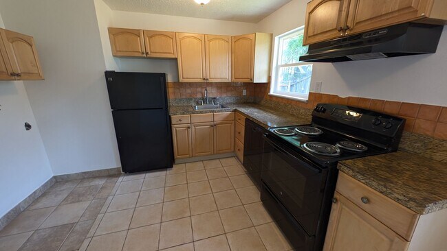 Building Photo - Great duplex unit in Sherwood!