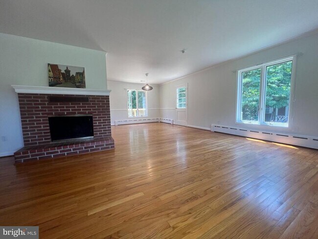 Building Photo - 12405 Shafer Ln