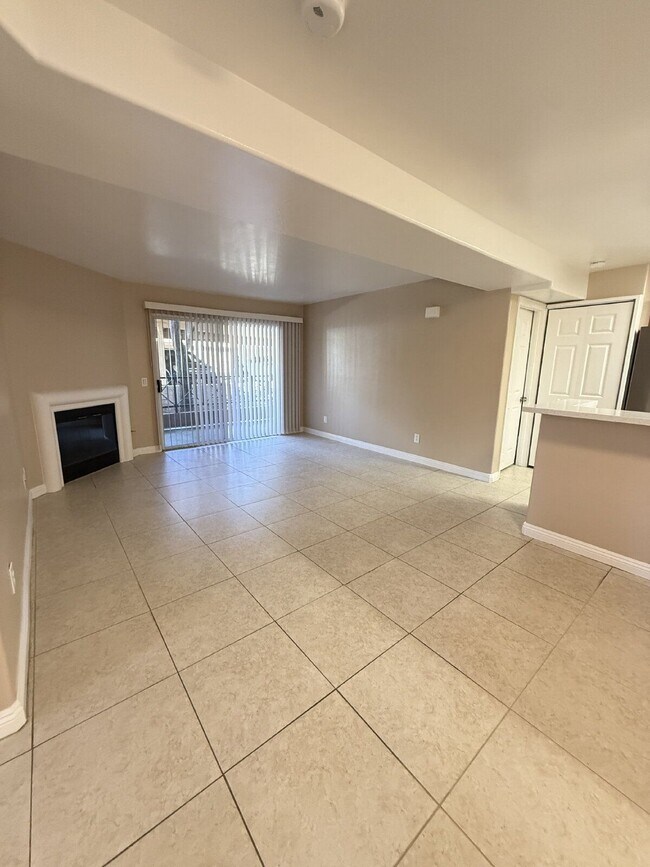 Building Photo - 6991 Ballena Way