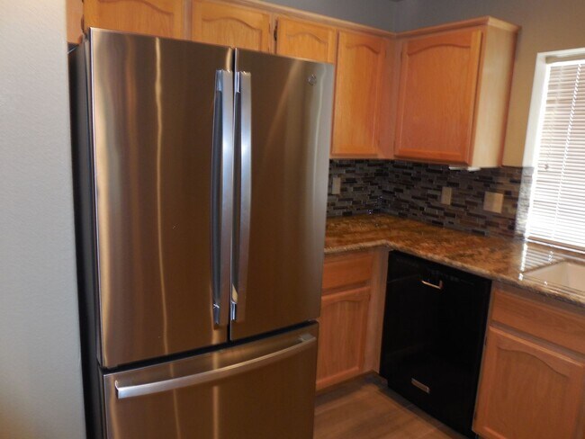 Building Photo - Beautifully Updated 3-Bedroom Home in Sun Lakes - Long-Term Rental