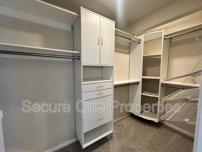 Building Photo - 248 Green Heath Pl