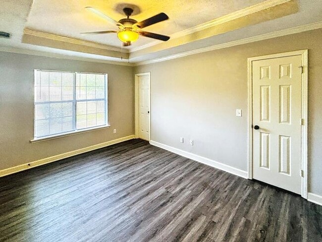 Building Photo - 217 Shadow Creek Dr