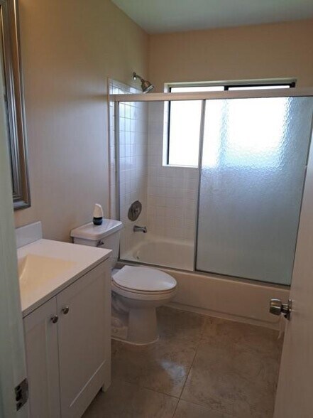 Building Photo - 11356 Royal Palm Blvd