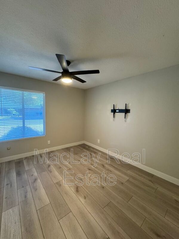 Building Photo - 4634 W Wagoner Rd