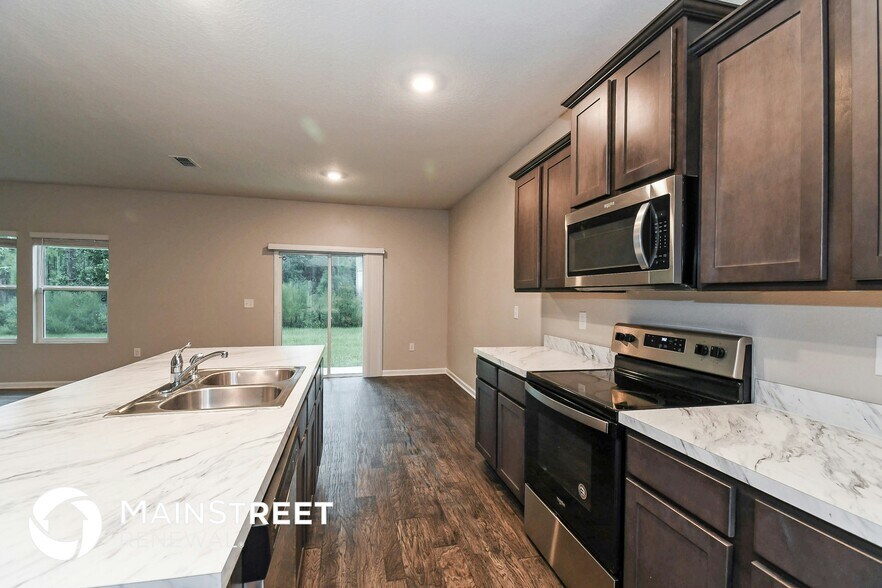 Building Photo - 8478 Cape Fox Dr