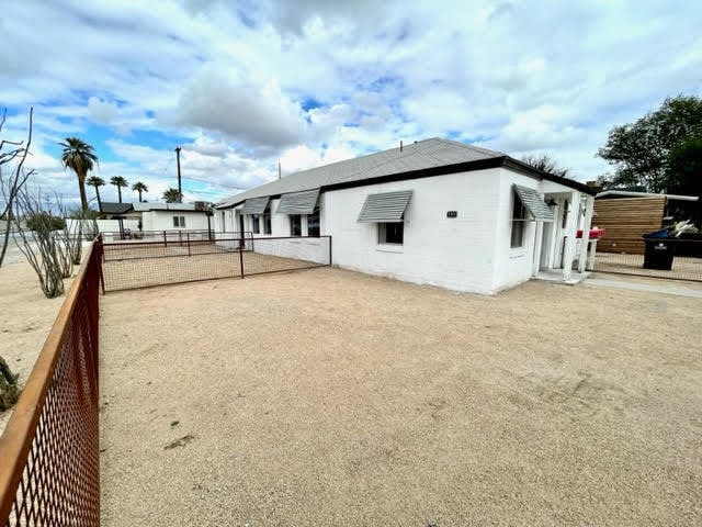 Building Photo - 1402 E McKinley St