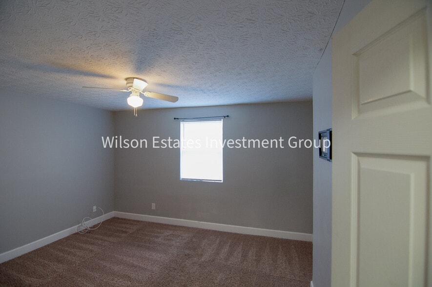 Building Photo - 213 Midland Ave