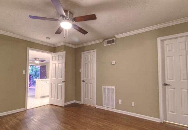 Building Photo - 1 bedroom in Houston TX 77056