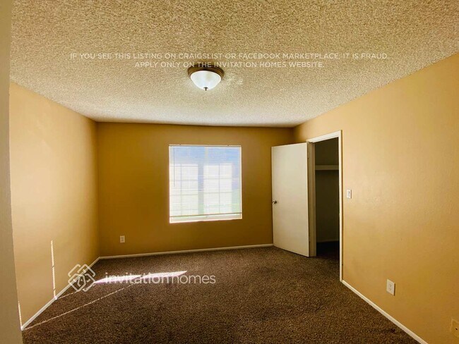 Building Photo - 4712 E Carson Rd