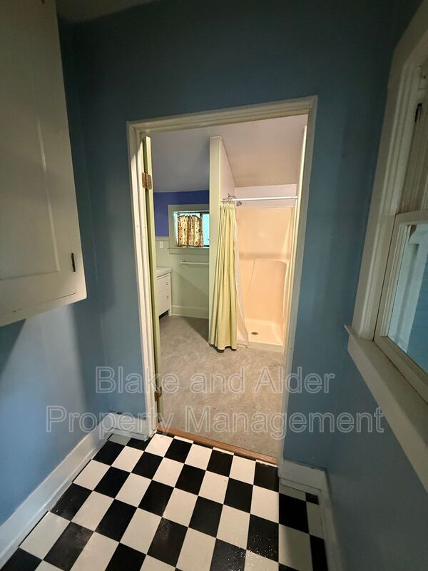 Building Photo - 7824 SE 11th Ave