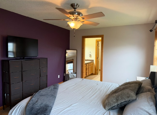 Building Photo - Beautiful West Kalispell Home