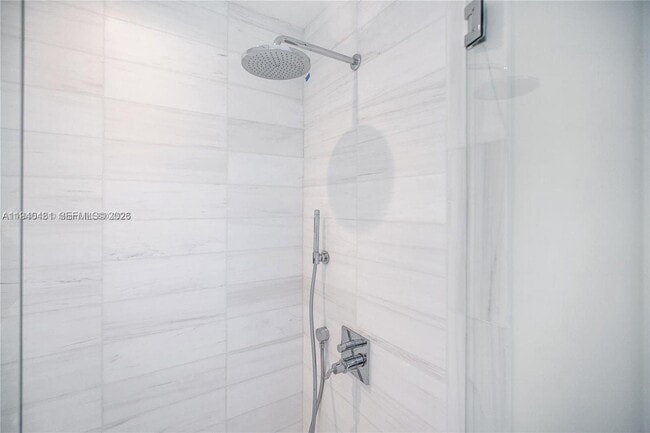 Building Photo - 700 NE 26th Terrace