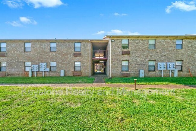 Building Photo - 0 100 Laurel Cove Dr