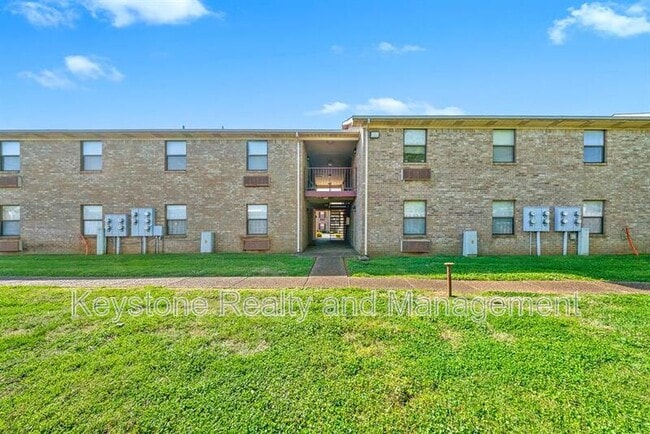 Building Photo - 102 Laurel Cove Dr