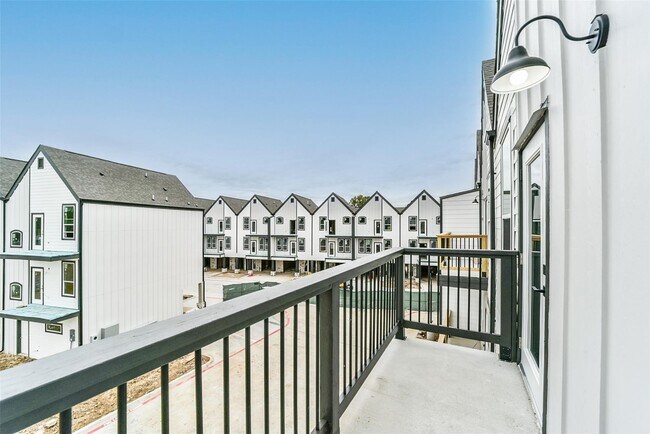 Primary Photo - 2519 Washington St