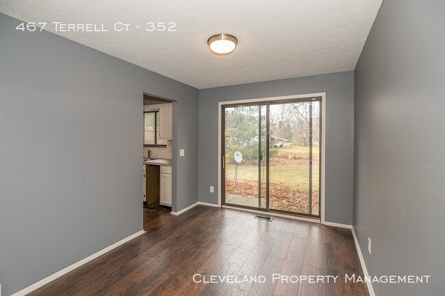 Building Photo - 2 Bedroom Richmond Hts Condo