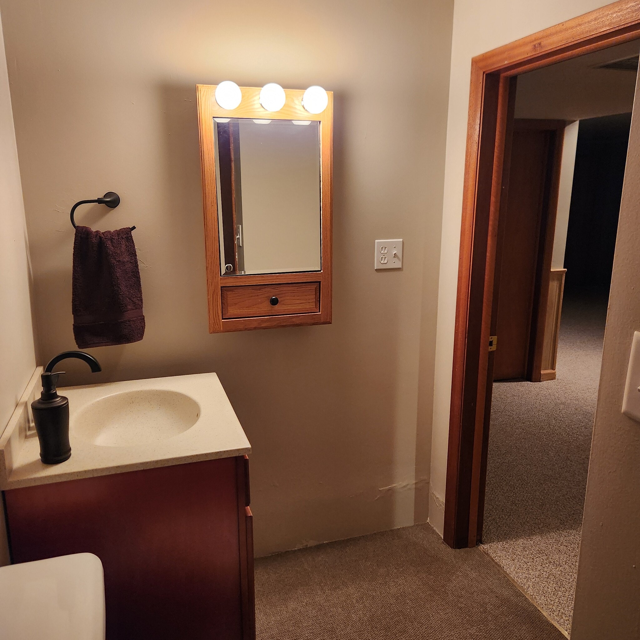 Building Photo - 1007 Roselawn Ave W