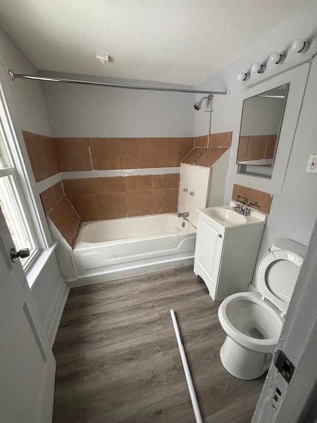 Building Photo - Cleveland North East Single