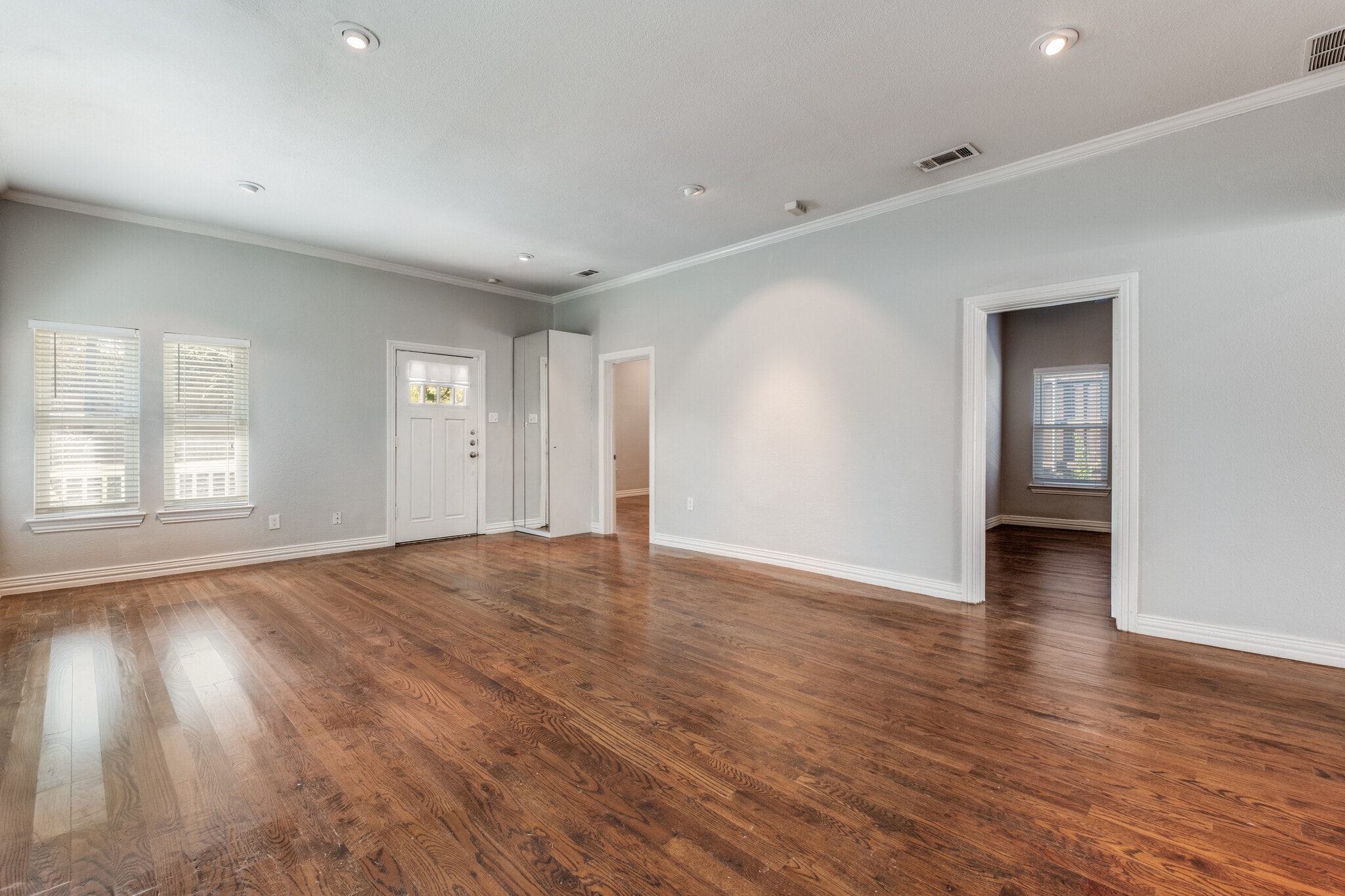 Building Photo - 513 Melba St