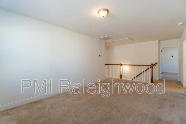 Building Photo - 508 Eagles Wy
