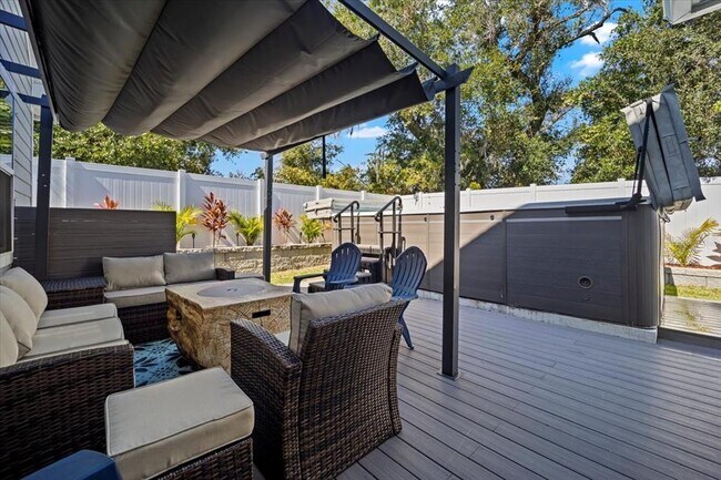 Building Photo - 50 Moana Ct S