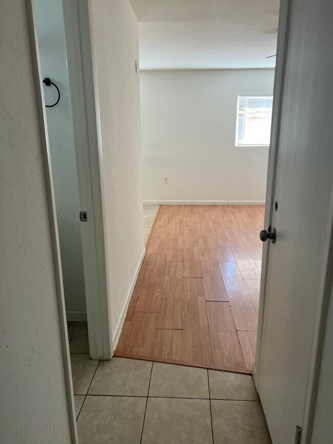 Building Photo - 116 E Beech Ave