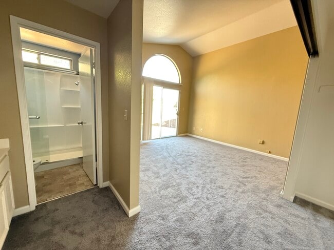 Building Photo - 2032 Johnson Dr