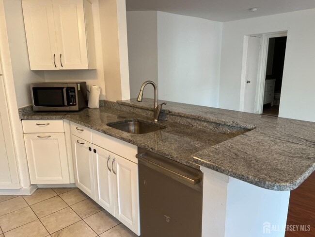 Building Photo - 7492 Elm Ct