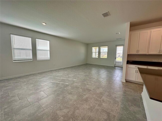 Building Photo - 166 Aces High Ln