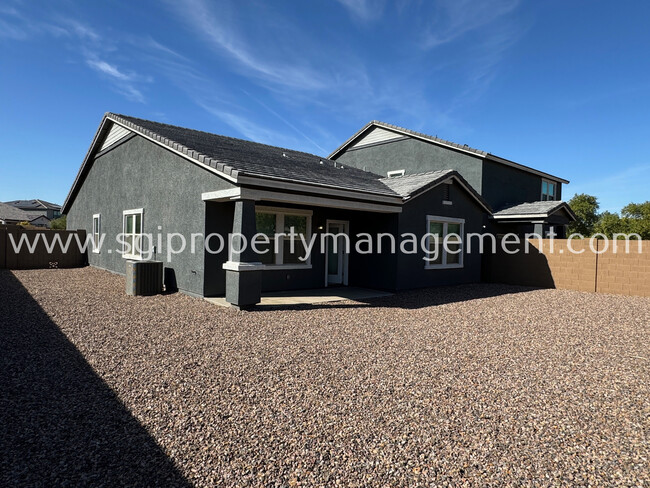 Building Photo - Fantastic 4 Bed 3 Bath Casa Grande home