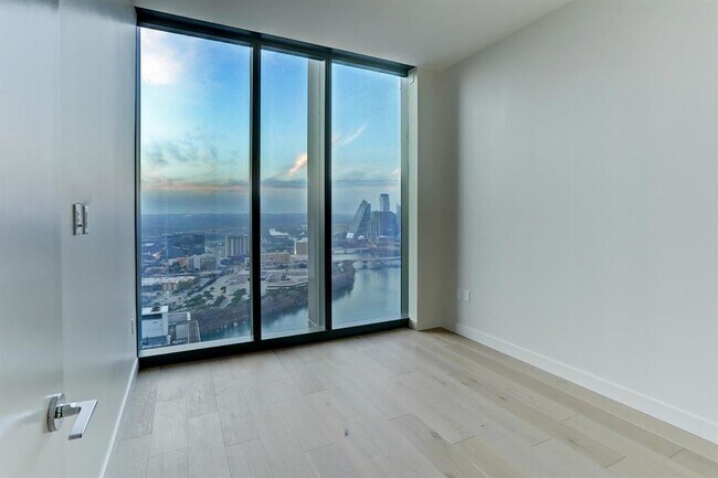 Building Photo - 44 East Ave